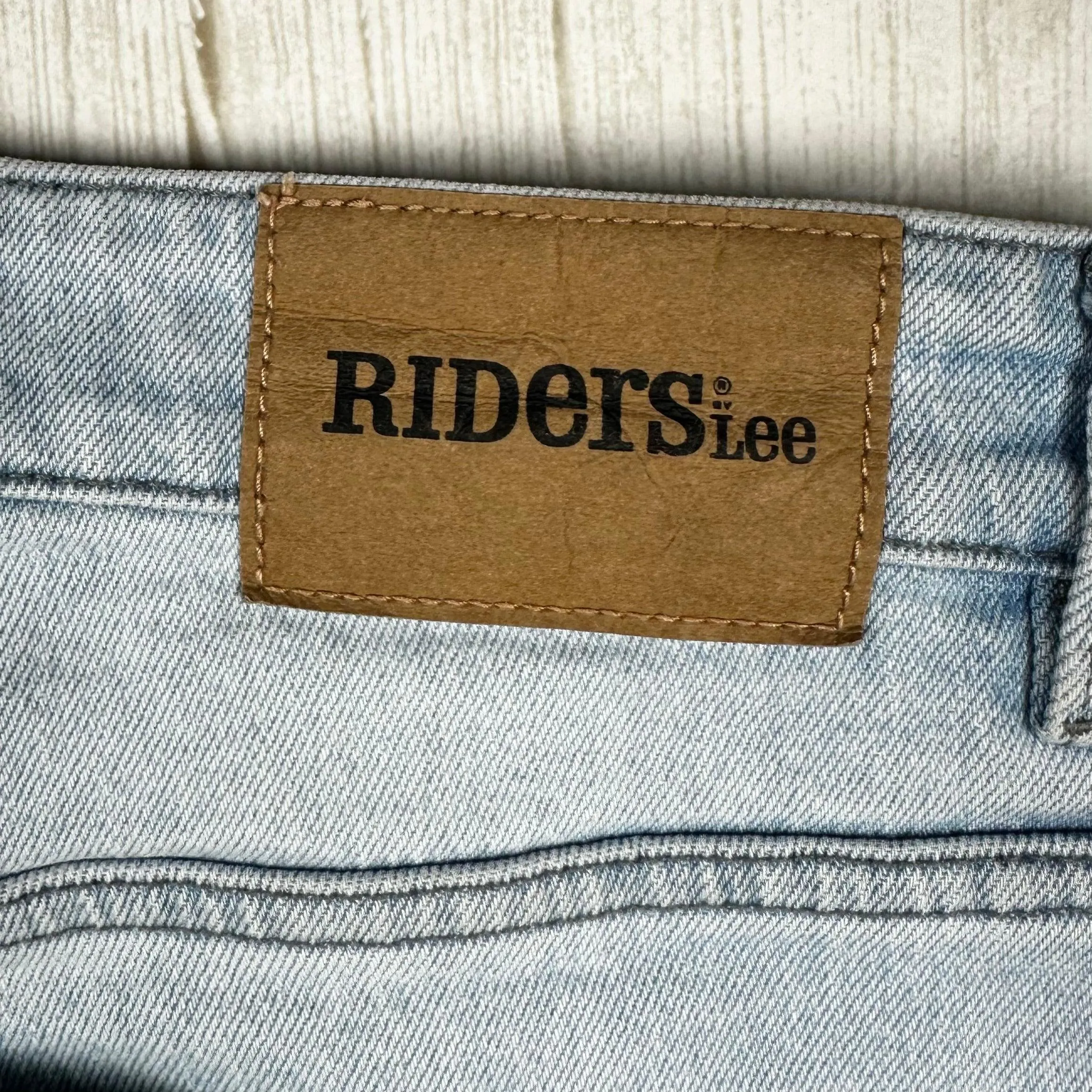 Lee Riders Mens 'R3' Light Wash Denim Shorts -Size 30